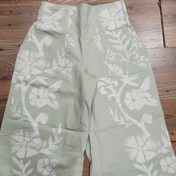 NEW We The Free Breezy Denim Floral Printed Pull On Jeans Wide Leg Boho Beach XS - Picture 3 of 6